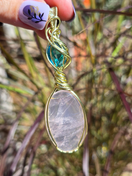 Rose quartz with blue topaz