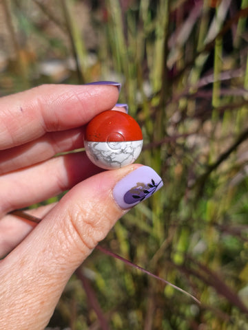 Pokemon ball ( slightly damaged )