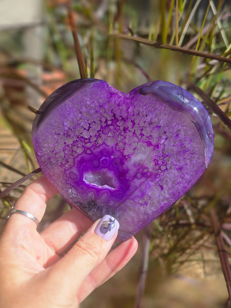 Purple dyed agate heart with stand