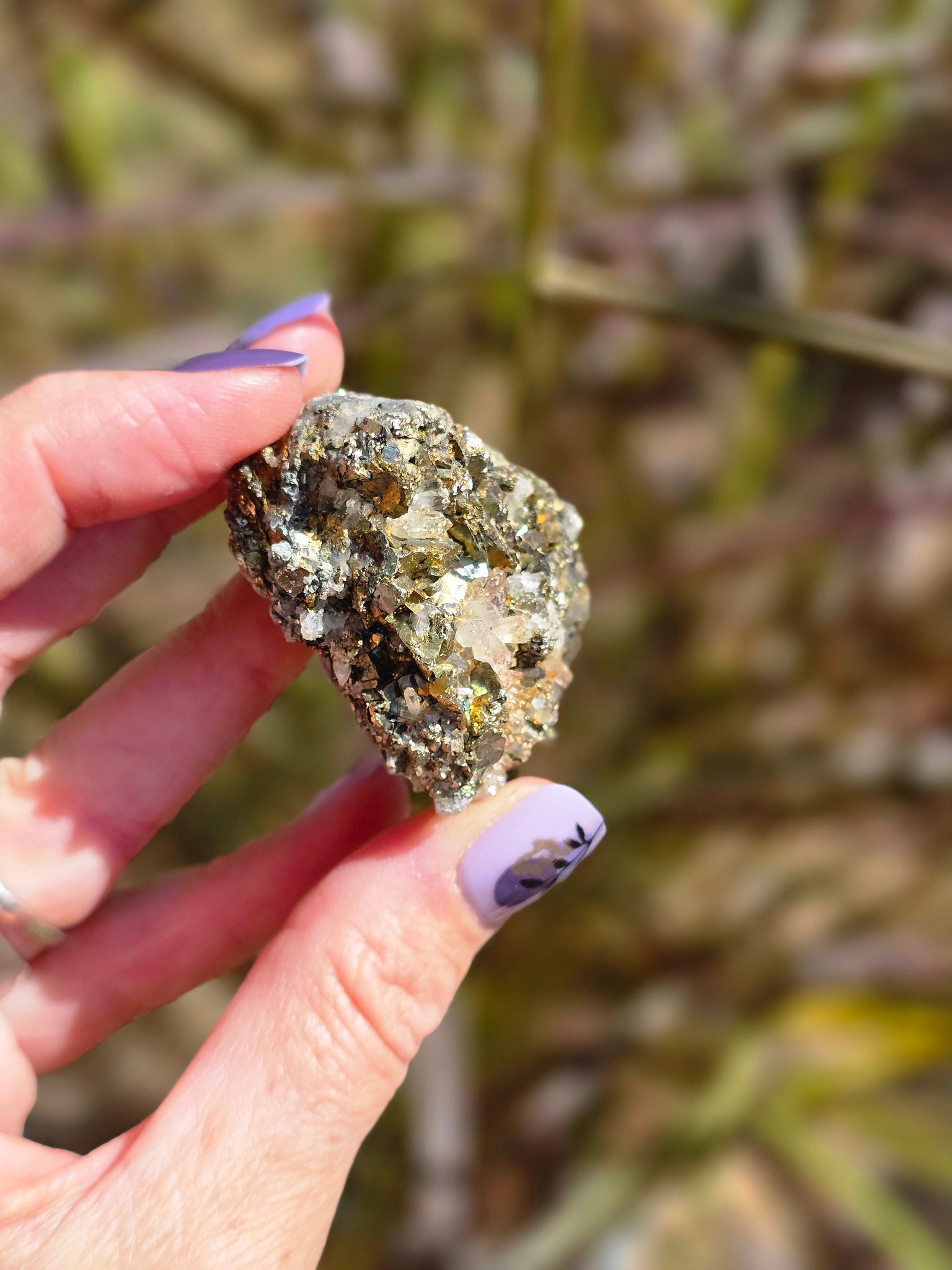 Quartz with pyrite cluster