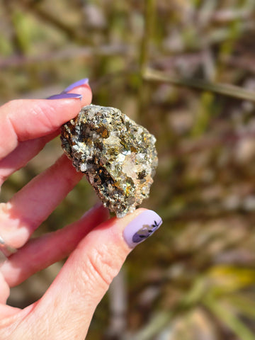 Quartz with pyrite cluster