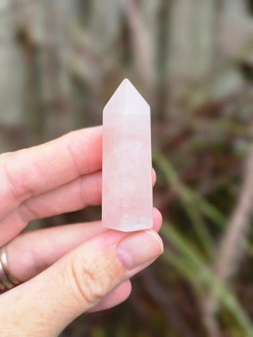 Rose quartz point