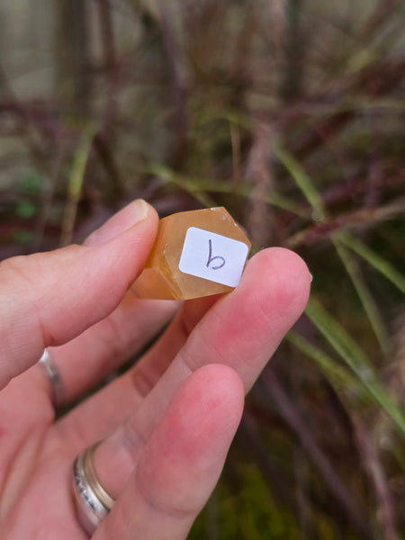 Yellow fluorite point