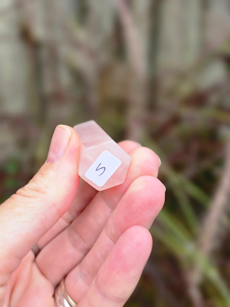 Rose quartz point