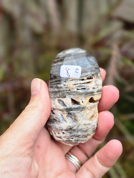 Sphalerite palm stone