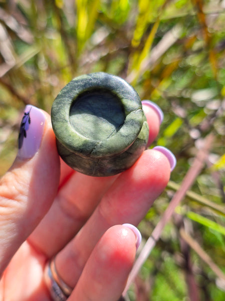 Serpentine cauldron